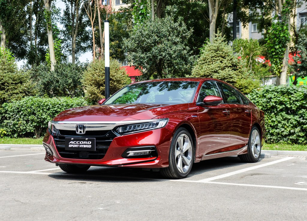 上汽大众指导价下调抚顺b级车领袖帕萨特和雅阁该如何选择