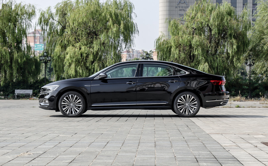 上汽大众指导价下调抚顺b级车领袖帕萨特和雅阁该如何选择