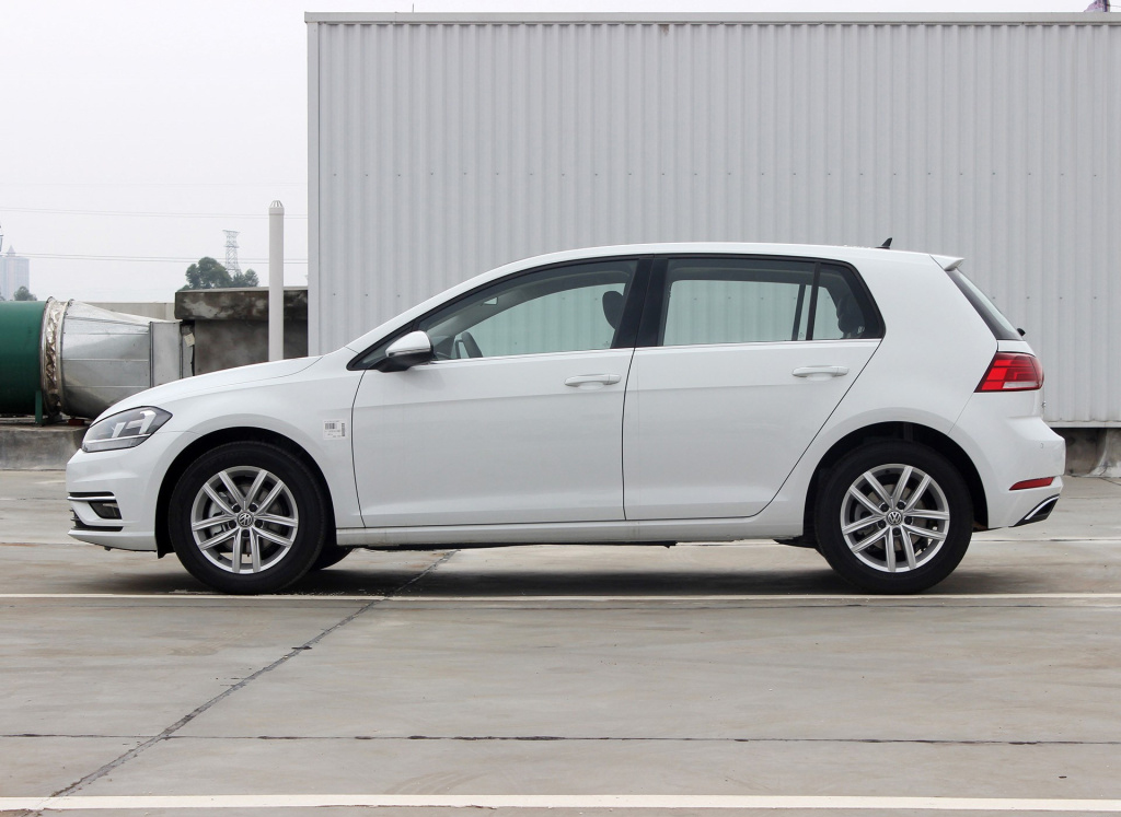 大众两款小钢炮终极对决poloplus高尔夫抚顺对比测评